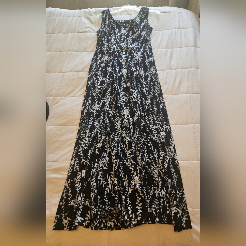 J.B.S. Black and White Floral Button-Front Maxi Skirt